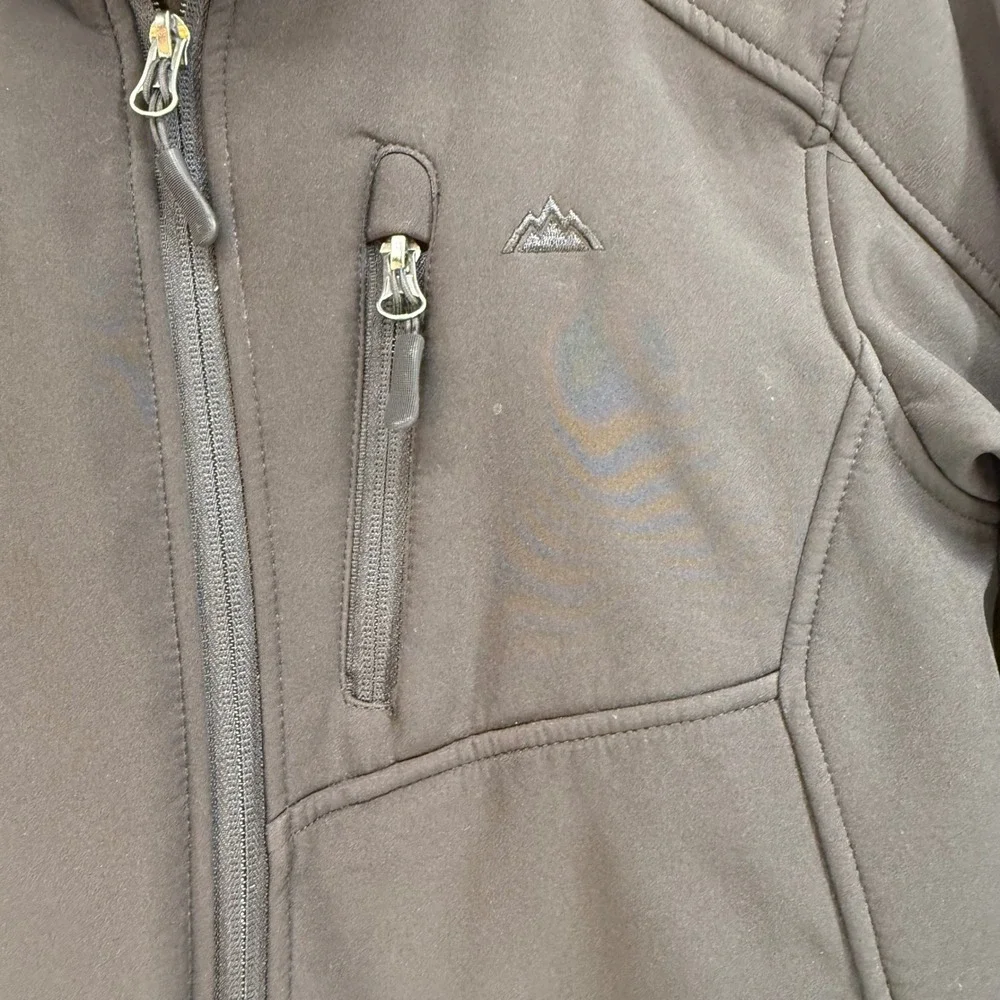 Snozu Performance Kids Black Softshell Jacket Full‎ Zip Size Small (8)